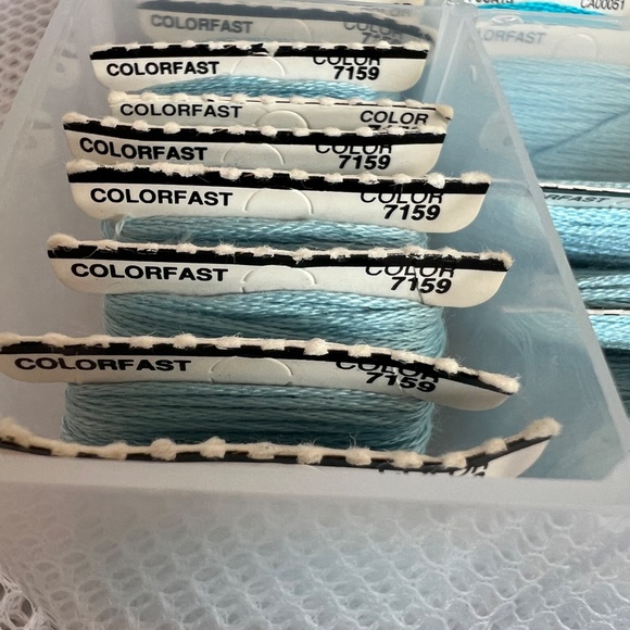 Embroidery Floss Cross Stitch Thread Lot 116 On Cards Pink Blue Brown with Case - Picture 5 of 6